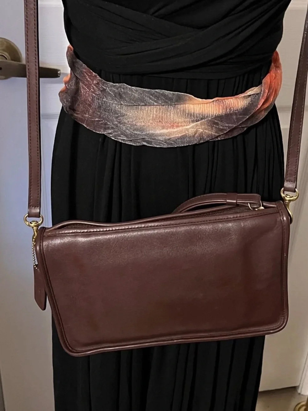 COACH Classic Brown Leather Crossbody Bag with double-sided hangtag.